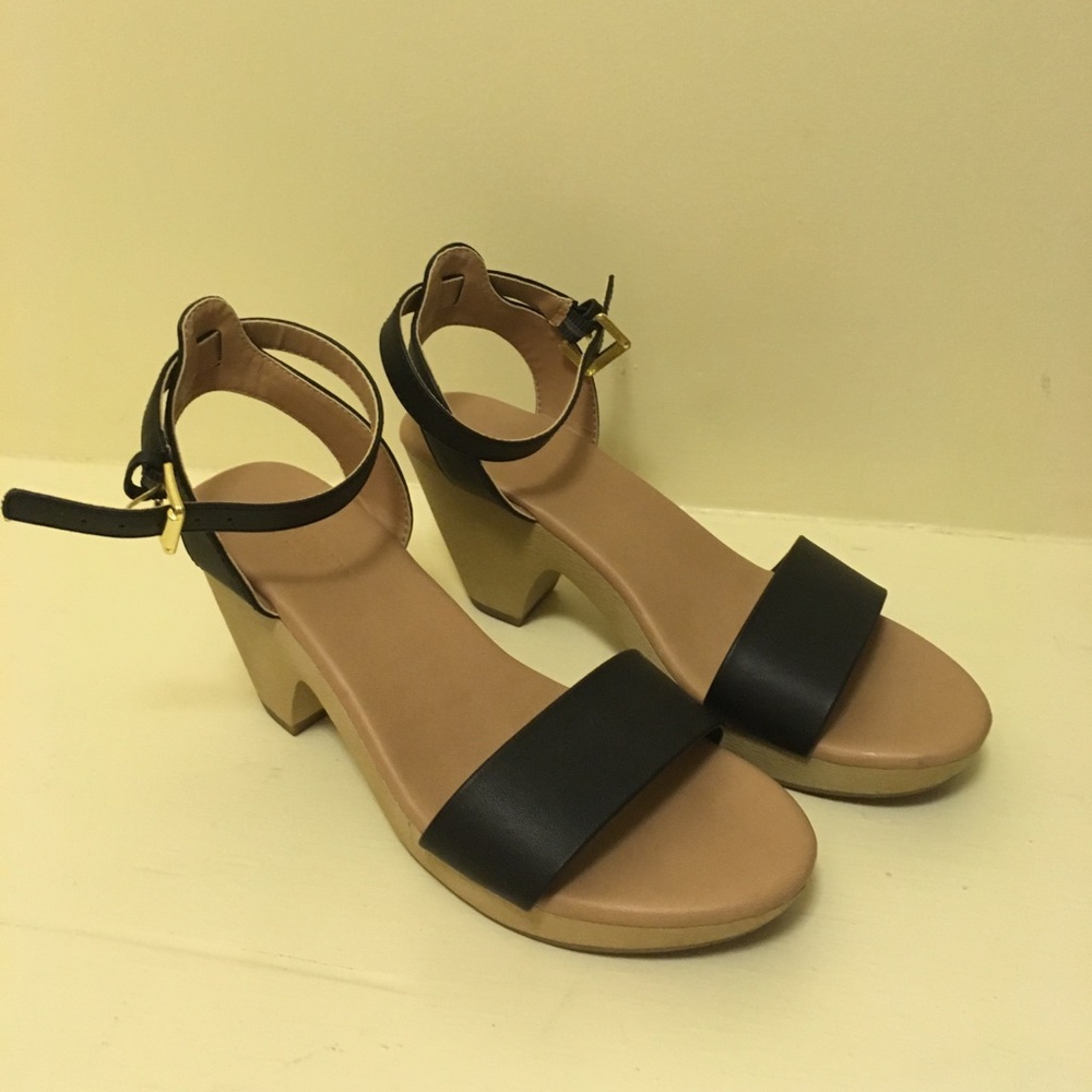 Old Navy Wedge Sandals